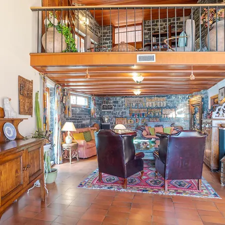 Charming With Private Pool! Willa *