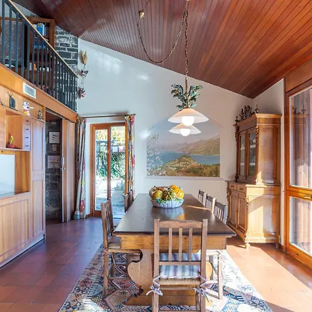 Charming With Private Pool! Willa